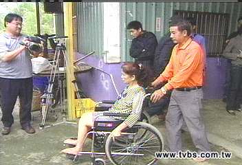 坐公車司機急煞 婦人摔成癱瘓