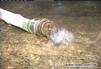 〈獨家〉颱風淹水1週 邊抽邊淹捉出元兇