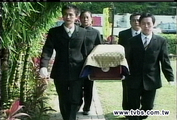 愛犬出殯　喪禮比照人類砸26萬