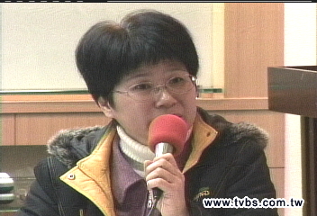 排毒爭議／一滴血驗病？吳麗雲現身卻噤口