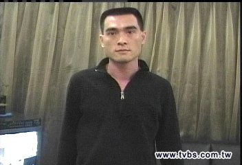 矇頭路人錯當歹徒　控警上銬踹肚