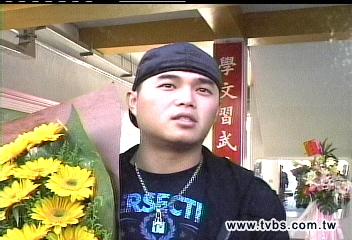 胡金龍退伍　人氣旺趕場跑攤