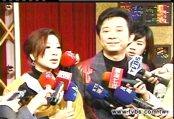 傳話恐嚇？　高群、楊繡惠見面尷尬