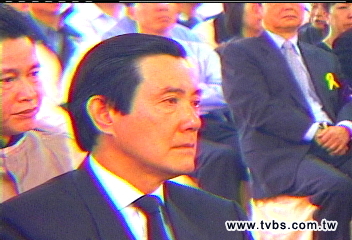 參加郭素春父公祭 馬英九頻落淚