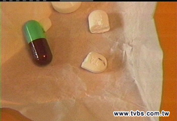 不敢吃！　感冒止痛藥竟有「鋼絲」