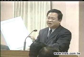 巴紐案纏身　柯承亨父喪不出面