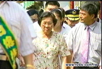 扁媽又住院　疑似吃壞肚子