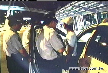 接癱兒 男子與高鐵警爆衝突
