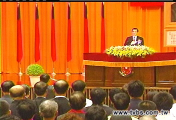 陸官初體驗! 馬總統拍照「笑嘻嘻」