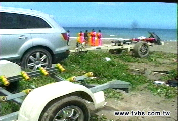 搜尋30浬　水上摩托車父子仍無蹤