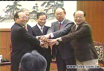 「兄弟有難」! 4前外長挺歐鴻鍊