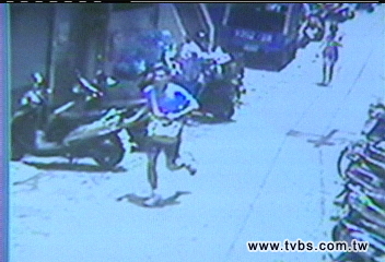 美女要分手　遭碩士男友割喉、挖眼