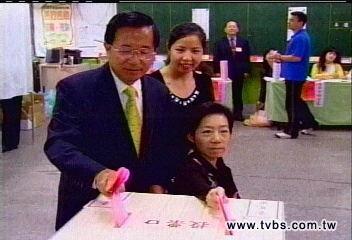 扁與珍「切割」 已擬出法律策略