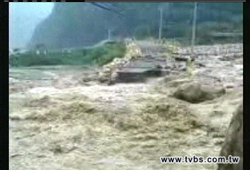 辛樂克颱／〈獨家〉地利村也成孤島　2千人無法進出