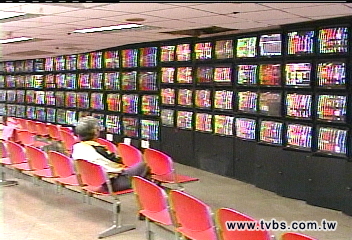 禁止放空2週　台股反彈134點開出