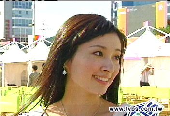 海角紅　田中千繪父原是彩妝大亨