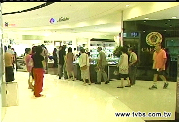 精品百貨開幕 百萬珠寶5組下單