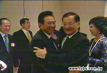 〈快訊〉老友台北會　連戰夜宴陳雲林