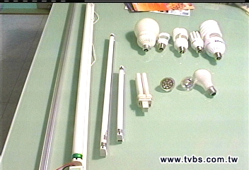 省電燈泡不省?專家:比日光燈耗電