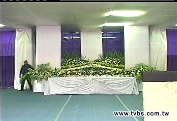 曾振農遺體今返台 八角樓設靈堂