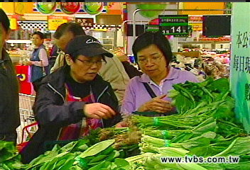 菜好貴！　賣場逆勢推6元菜搶客