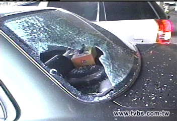 元旦沒事做？　飆車族酒後砸13車