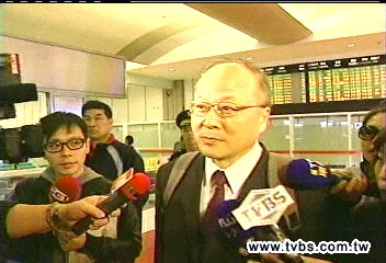從容回台 郭冠英:等刮完鬍子再說