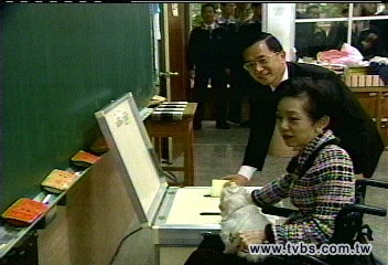寫信給愛犬 扁:擔心HONEY被傳喚