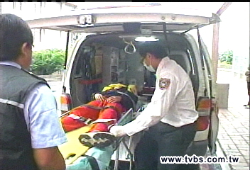 〈獨家〉小五男童打板擦　從3樓墜落摔傷