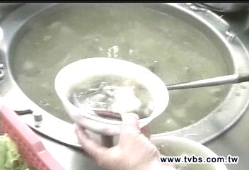 30年鴨肉羹老店 獨門高湯引客