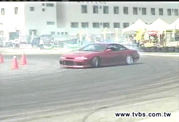 極速甩尾賽! 慶端午漂移尬車