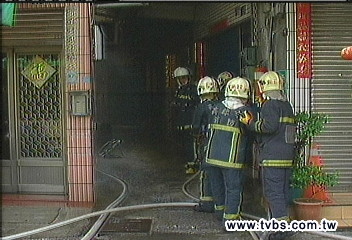 民宅暗夜竄火苗　屋主命喪火窟