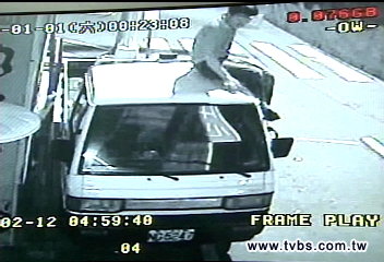 別跑!竊賊觸警報 車主跳樓抓人