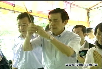 連夜推安家方案　政院：每戶先發3萬
