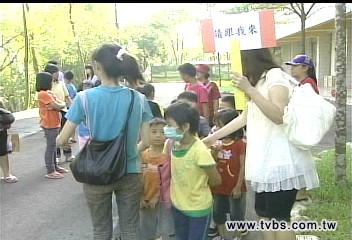 孩子們回來吧! 校長籲災區學生返校