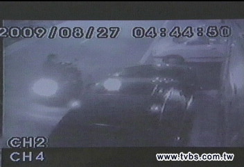 賊當街偷音響 巡邏警視而不見?