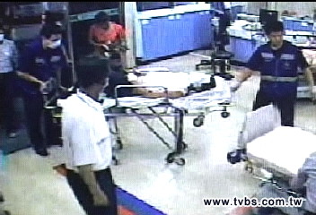 「火」鍋！高粱加湯　濺火灼傷阿兵哥
