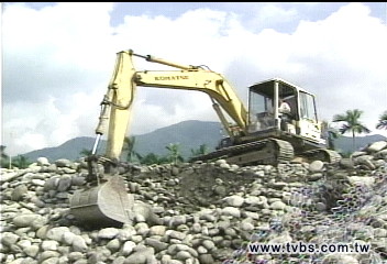 芭瑪颱風／〈快訊〉恐颱！新豐破堤未及修復　居民憂心