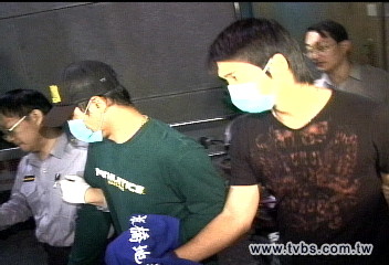 中華職棒／收錢放水球！王勁力認罪　法庭痛哭