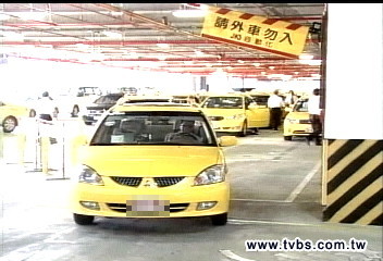「不如超商工讀生」　計程司機時薪72元
