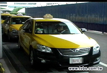 「機場接送388元」 信用卡拚最低價