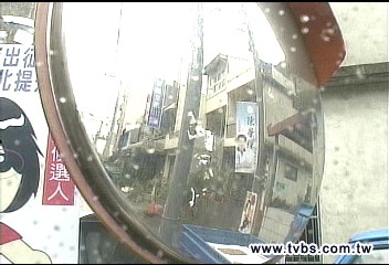 凸透鏡會害死人？　花店槓社區住戶