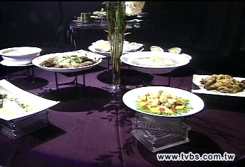 「好悶吶」！吐怨氣　今年尾牙飯店滿檔