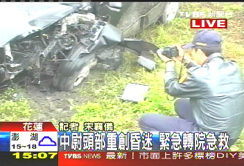 疑車速過快撞路燈 2軍官重傷1輕傷