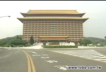 圓山歌舞票房差　「上空秀」救業績