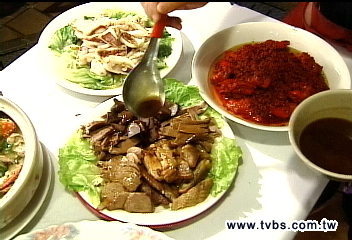 招牌滷味變團圓飯　「平民化」圍爐