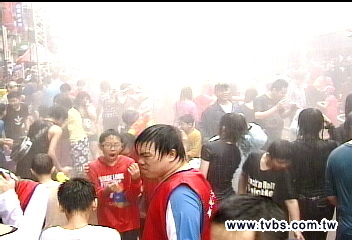 就是要溼透！　泰緬潑水節民眾HIGH翻