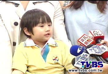 小小彬大過敏　雙腳起紅疹抓不停