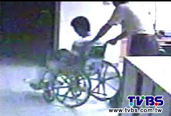 持鋸子連續強盜！　連表哥家也受害