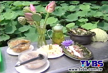 夏日消暑料理! 后里荷花根莖葉都能吃